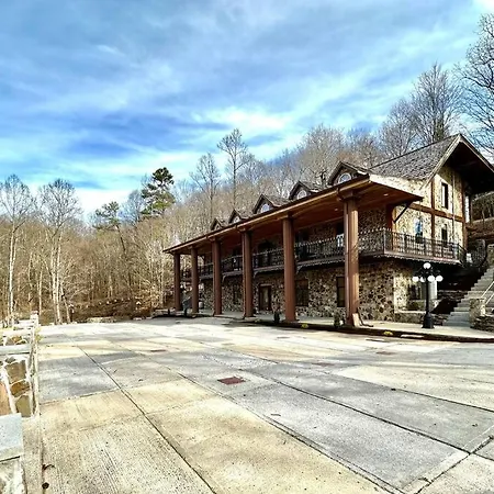 5 Bedroom Estate Near Casino And Downtown